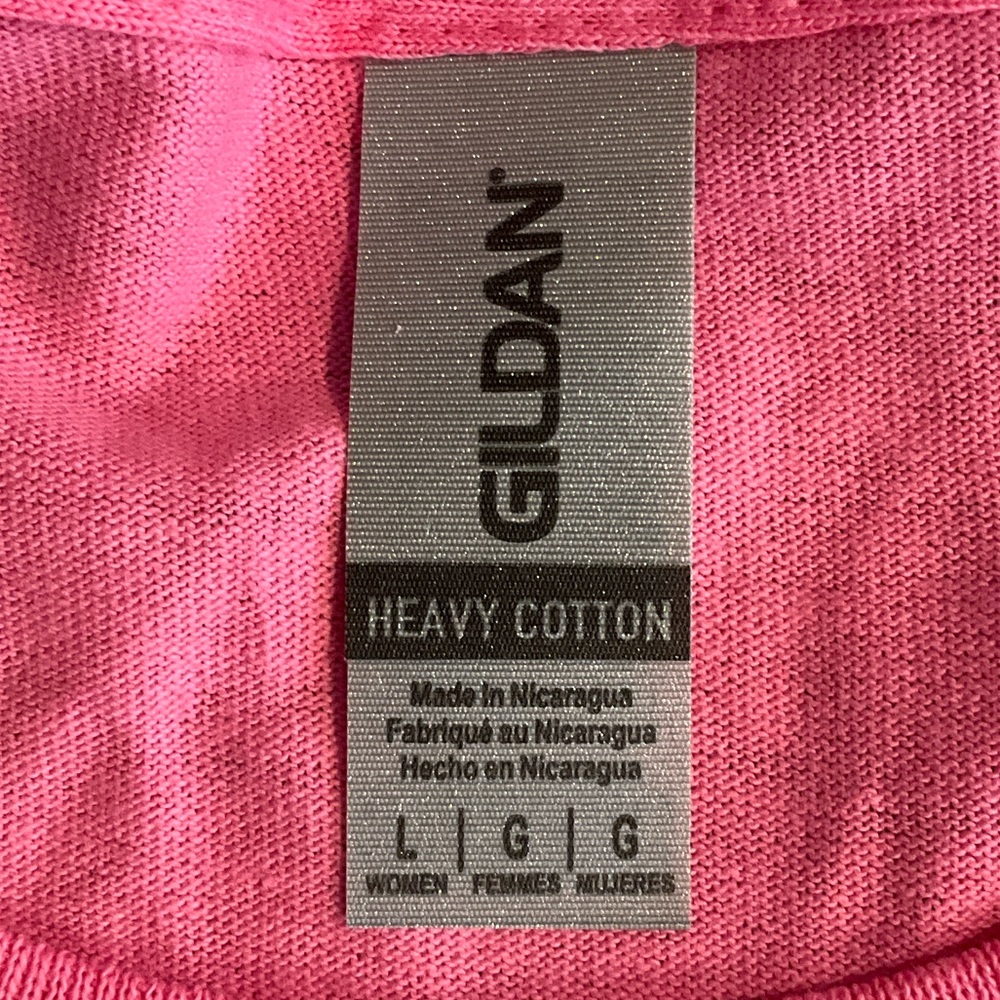Gildan Breast Cancer Awareness T-Shirt Pink In This Family No One Fights Alone L - Picture 6 of 9